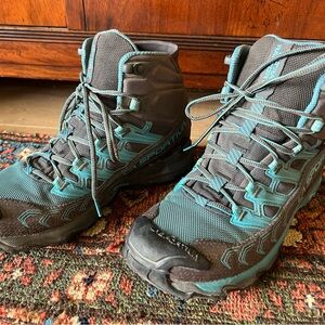 La Sportiva Ultra  Raptor II hiking boots worn once!